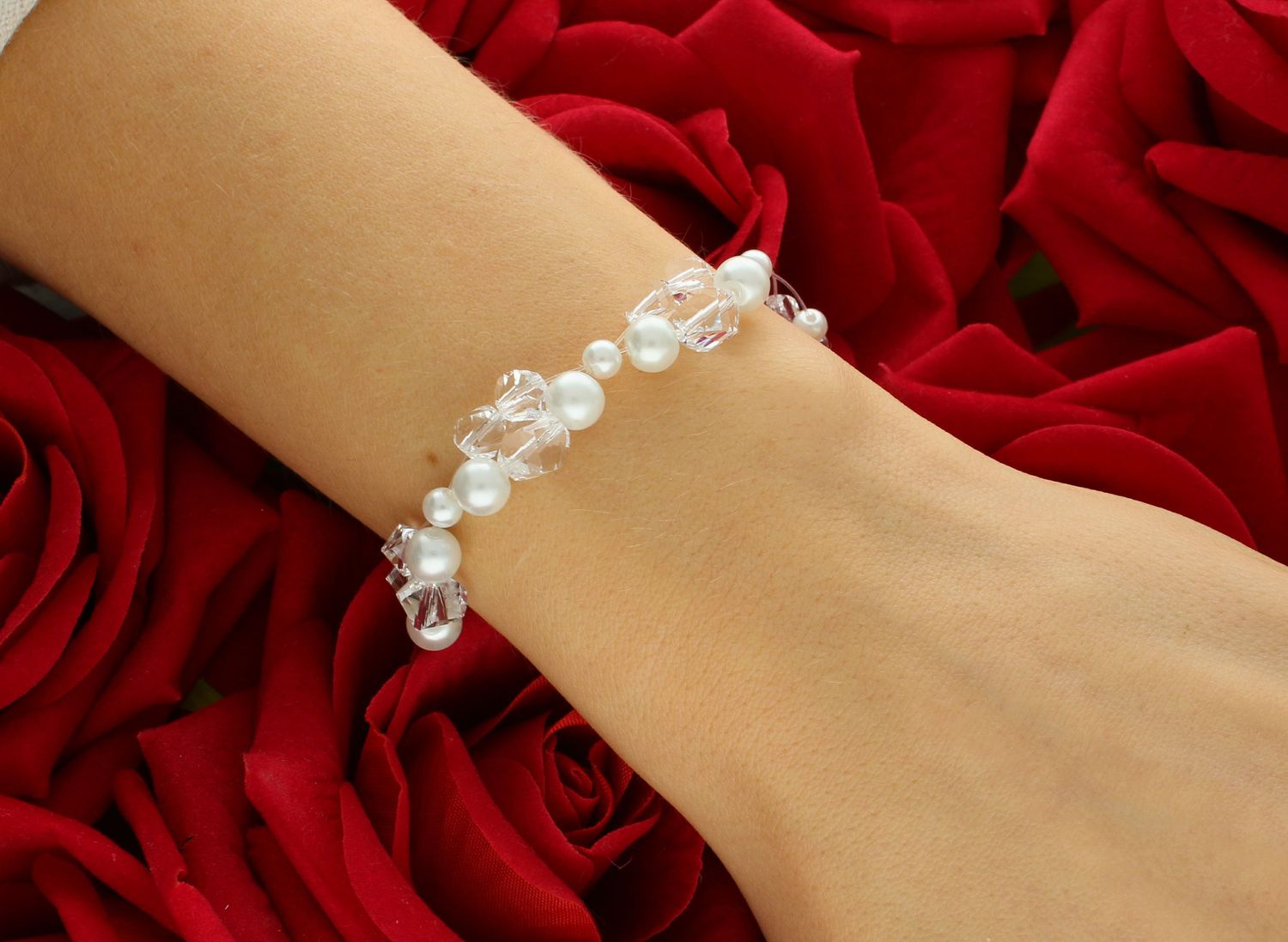 Bransoletka damska Ślubna z kryształkami i perełkami BR 563.jpg